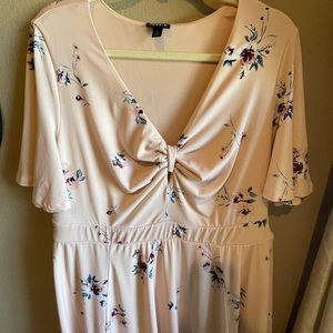 Beautiful EUC floral lined midi dress